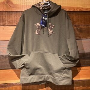 Under Armour Men’s fleece lined hoodie